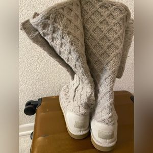 Knitted Ugg boots